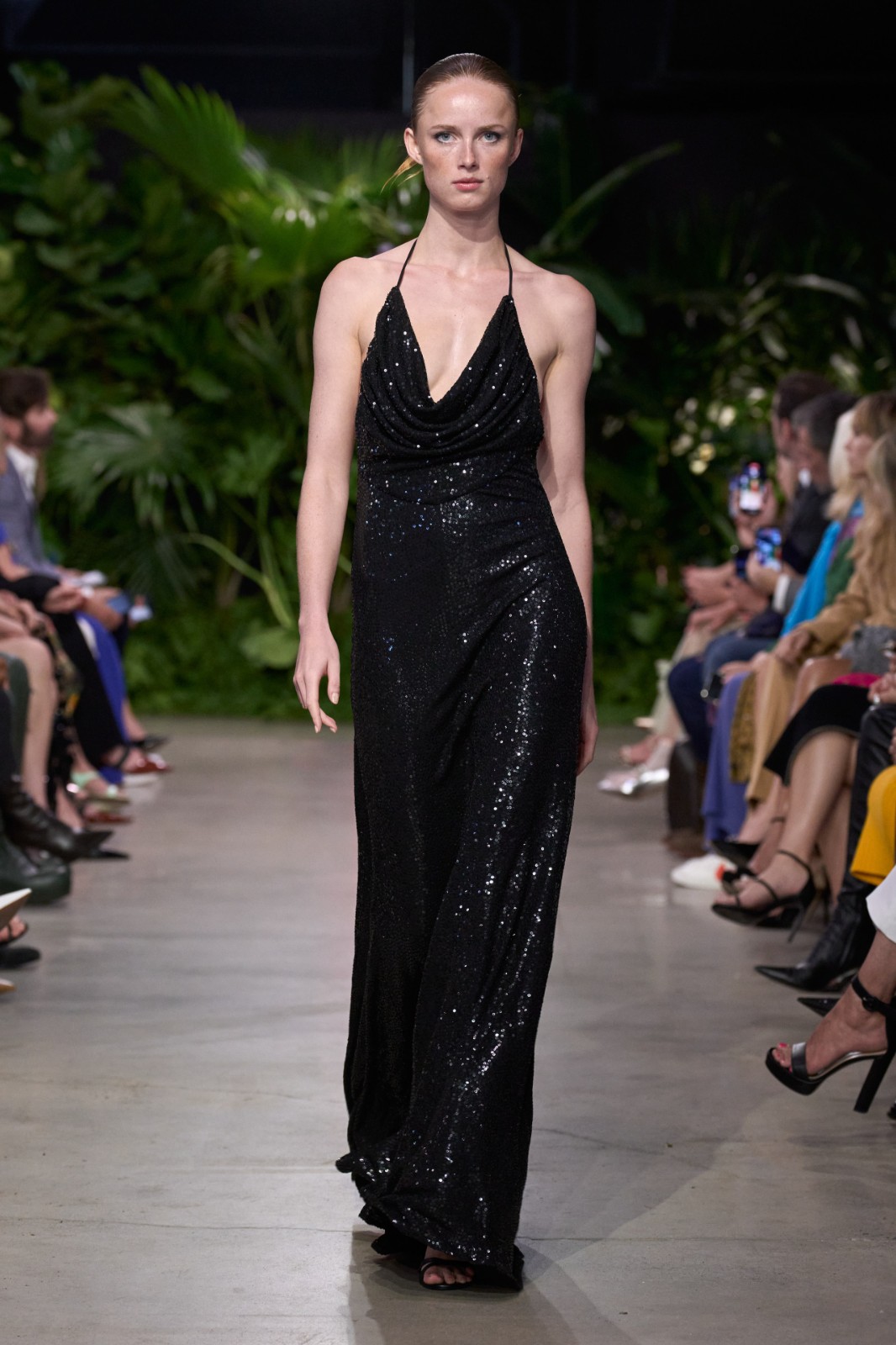 2023春夏纽约_女装成衣走秀照片Michael_Kors_Collection_5176397.jpg